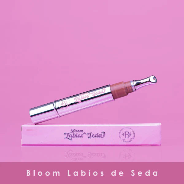 Labial Labios de Seda Bloomshell | Tono 01 Nude | Acabado Suave y Profesional